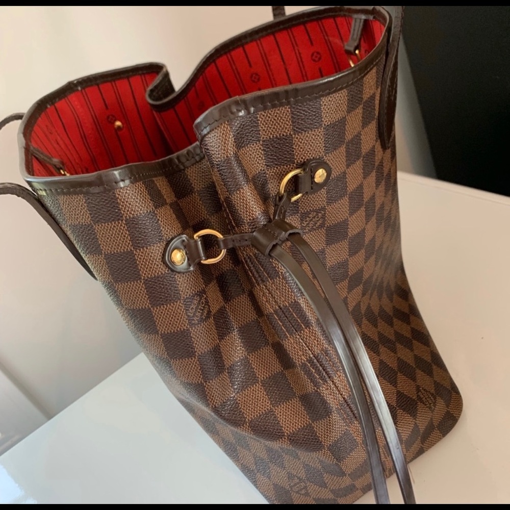 Louis Vuitton bag never full great condition.